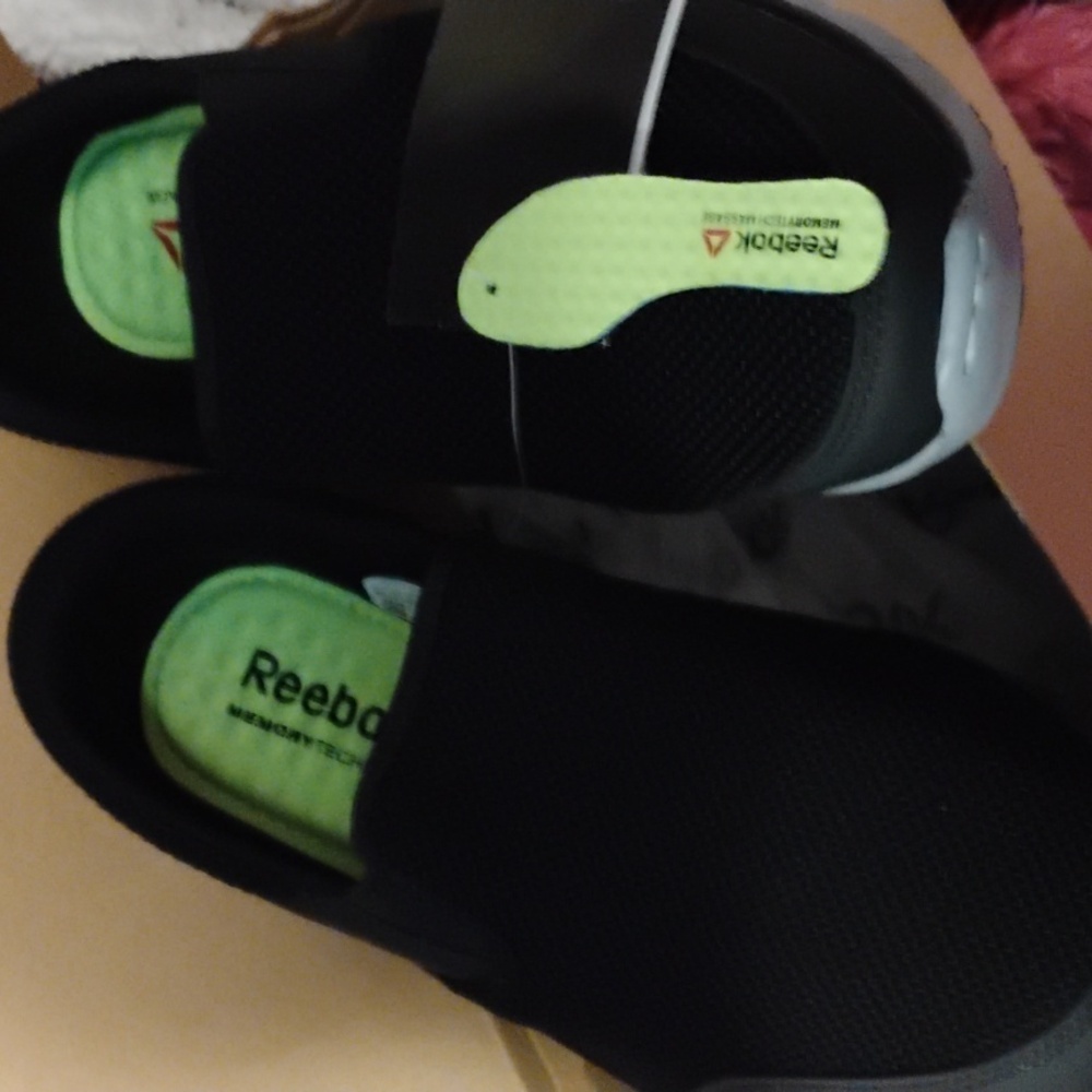 Women's sublight cushion work shoe from Reebok